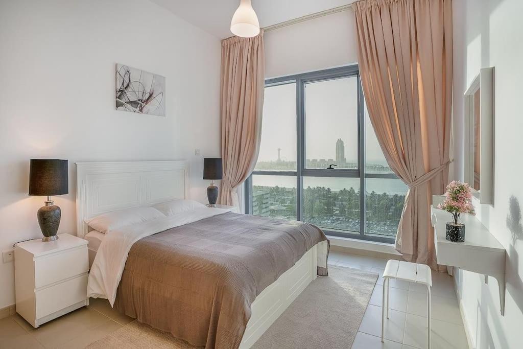 2 Bedroom Front *